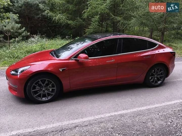Авто Tesla Model 3 2018 № 7883536