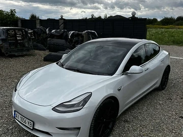 Авто Tesla Model 3 2019 № 7883549