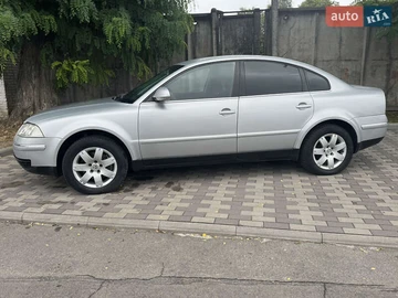 Авто Volkswagen Passat 2004 № 7883814