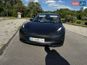 Авто Tesla Model 3 2023 № 7884003