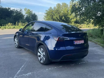 Авто Tesla Model Y 2023 № 7884006
