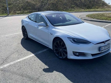 Авто Tesla Model S 2018 № 7884887