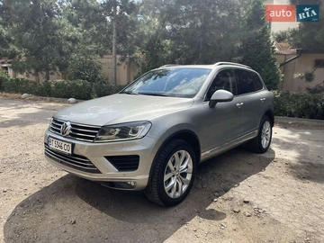 Авто Volkswagen Touareg 2014 № 7885279