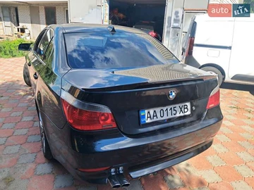 Авто BMW 5 Series 2004 № 7885472