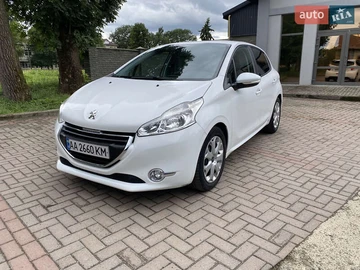 Авто Peugeot 208 2012 № 7885491