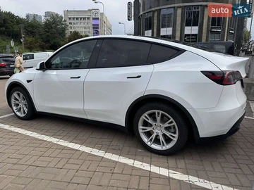 Авто Tesla Model Y 2021 № 7885726