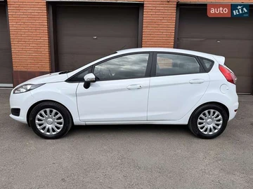 Авто Ford Fiesta 2015 № 7886015