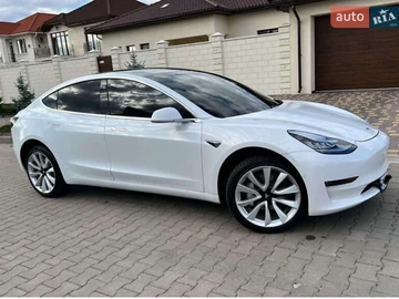 Авто Tesla Model 3 2019 № 7886179