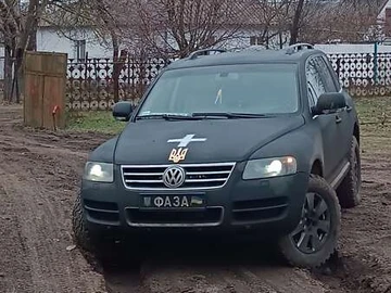 Авто Volkswagen Touareg 2004 № 7886311