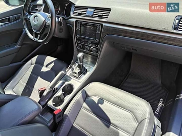 Авто Volkswagen Passat 2017 № 7887104