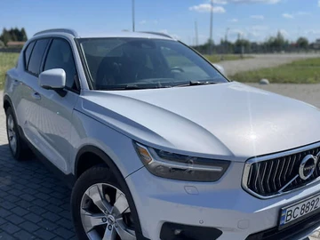 Авто Volvo Xc40 2022 № 7887940