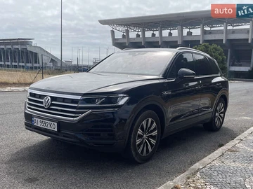 Авто Volkswagen Touareg 2020 № 7888001