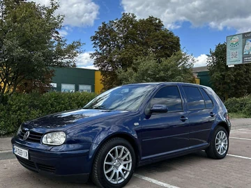 Авто Volkswagen Golf 2000 № 7888117