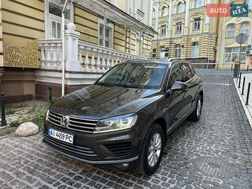 Авто Volkswagen Touareg 2017 № 7889216