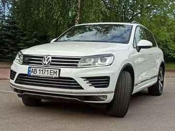 Авто Volkswagen Touareg 2016 № 7889245