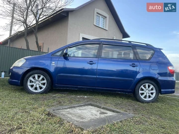 Авто Toyota Avensis Verso 2004 № 7889449