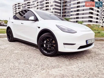 Авто Tesla Model Y 2023 № 7889491