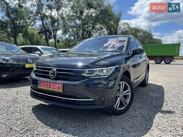 Авто Volkswagen Tiguan 2021 № 7890016