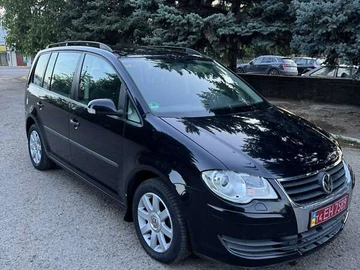 Авто Volkswagen Touran 2009 № 7890182