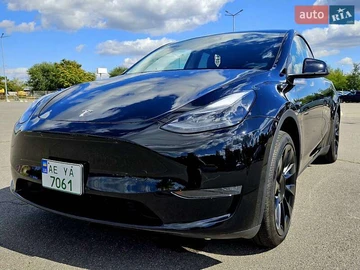 Авто Tesla Model Y 2023 № 7890475