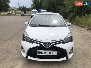 Авто Toyota Yaris 2015 № 7890840