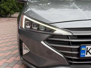 Авто Hyundai Elantra 2018 № 7890920