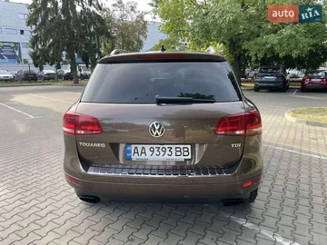 Авто Volkswagen Touareg 2012 № 7890969
