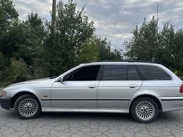Авто BMW 5 Series 2000 № 7891164