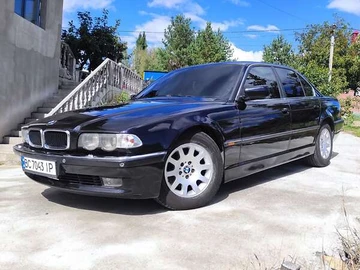 Авто BMW 7 Series 2001 № 7891446