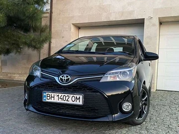 Авто Toyota Yaris 2015 № 7891497