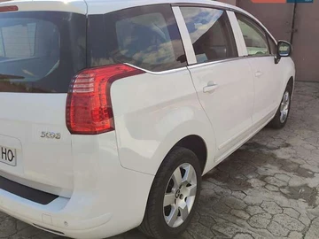 Авто Peugeot 5008 2015 № 7892263