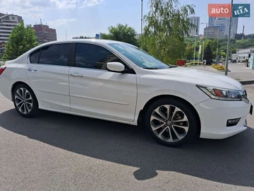 Авто Honda Accord 2015 № 7892345