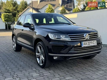 Авто Volkswagen Touareg 2015 № 7892509