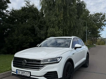 Авто Volkswagen Touareg 2018 № 7892975
