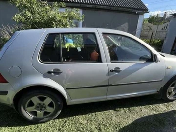 Авто Volkswagen Golf 2000 № 7893332