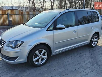Авто Volkswagen Touran 2010 № 7893440