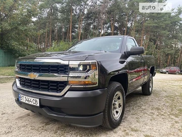 Авто Chevrolet Silverado 2018 № 7893598