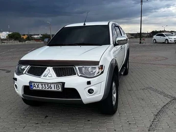 Авто Mitsubishi L 200 2011 № 7894051