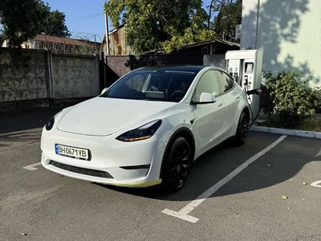 Авто Tesla Model Y 2023 № 7894176