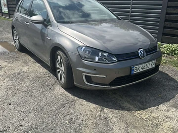 Авто Volkswagen E-Golf 2016 № 7894518