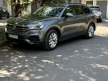 Авто Volkswagen Touareg 2019 № 7894857