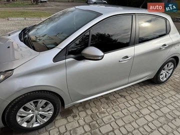 Авто Peugeot 208 2012 № 7895135