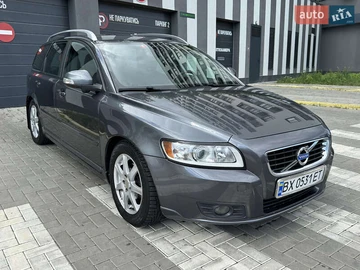 Авто Volvo V50 2011 № 7895159