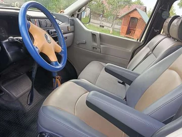 Авто Volkswagen Transporter 2000 № 7895201