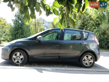 Авто Renault Megane Scenic 2011 № 7895204