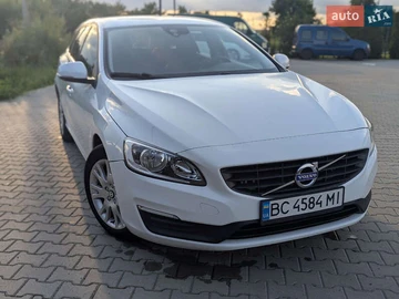 Авто Volvo V60 2016 № 7895490
