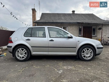 Авто Volkswagen Golf 2000 № 7895684