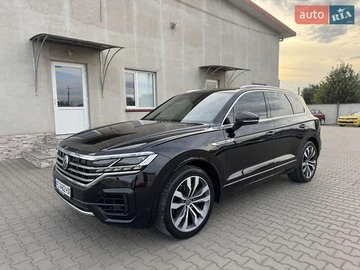 Авто Volkswagen Touareg 2018 № 7895738