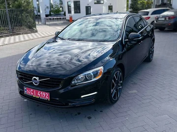 Авто Volvo V60 2017 № 7896131
