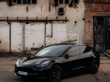 Авто Tesla Model 3 2023 № 7896487